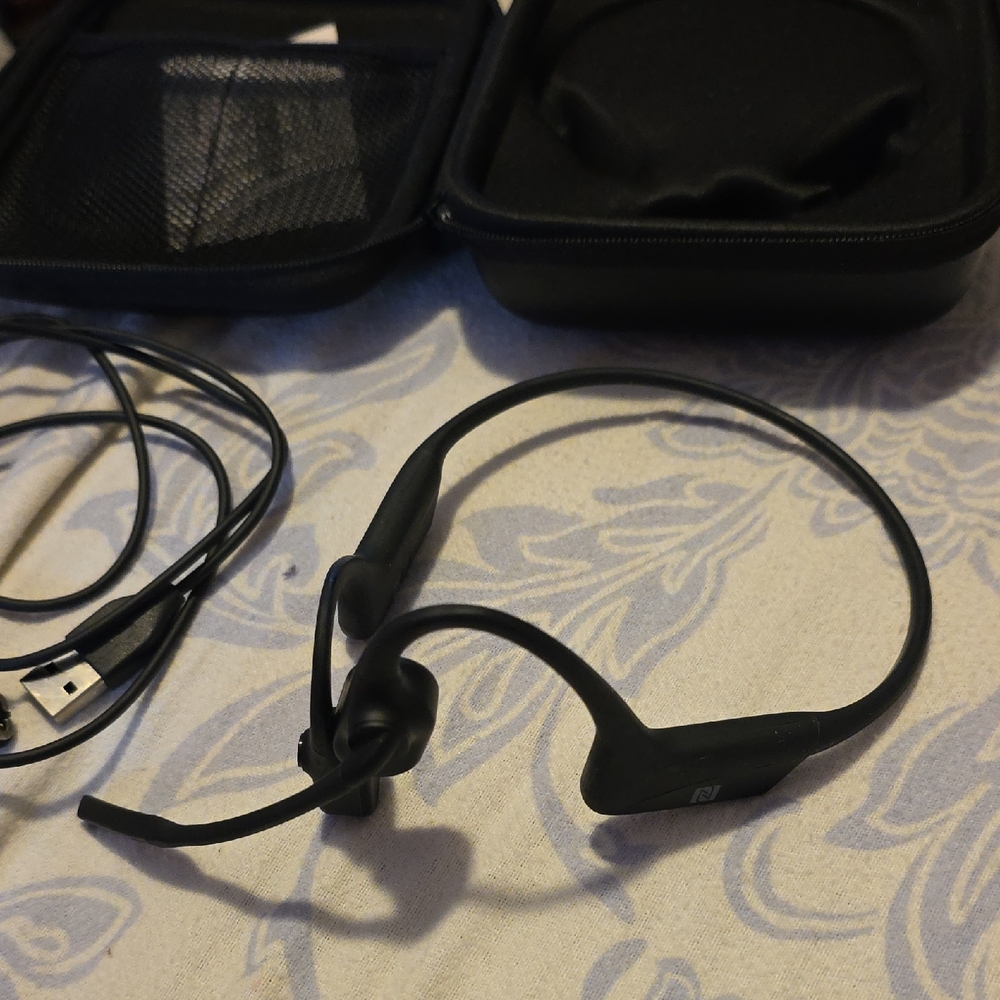 Black Wireless Headphones with Case
